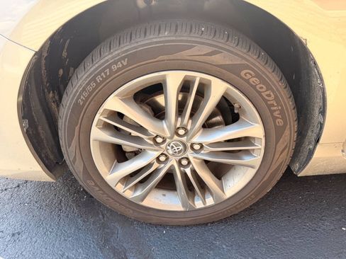 Used 2017 Toyota Camry SE FWD image 30