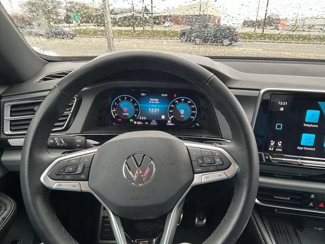 Used 2025 Volkswagen Atlas Cross Sport SEL R-Line AWD/4WD image 17