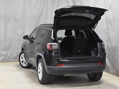 Used 2024 Jeep Compass Latitude image 33