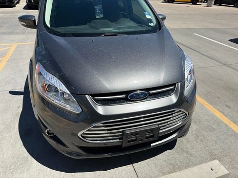 Used 2018 Ford C-MAX Titanium w/ Equipment Group 301A FWD image 13