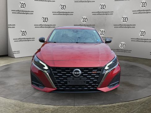 Used 2024 Nissan Altima 2.5 SR FWD image 8