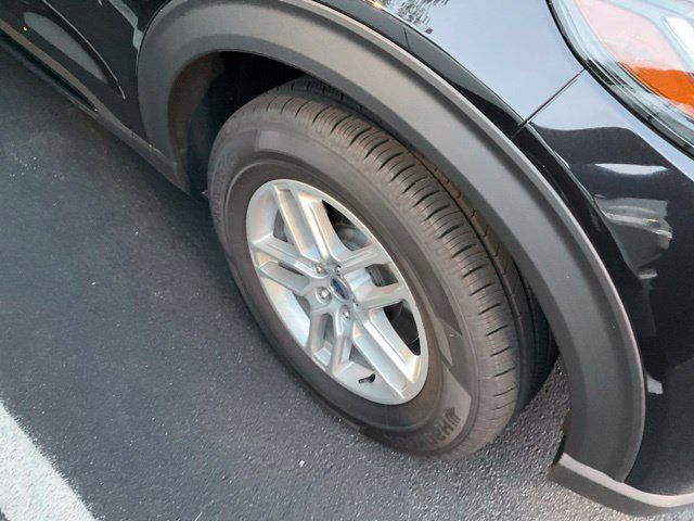 Used 2026 Ford Explorer Active w/ Active Comfort Package RWD image 3