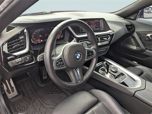 Used 2022 BMW Z4 sDrive30i w/ Premium Package image 3