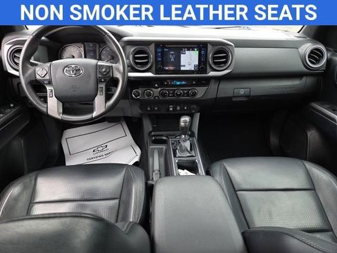 Used 2018 Toyota Tacoma TRD Sport image 2