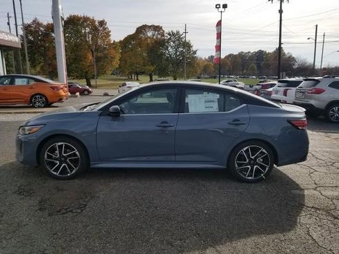 New 2025 Nissan Sentra SR w/ SR Premium Package image 3