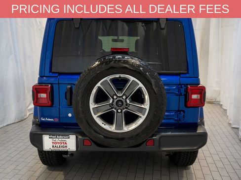 Used 2019 Jeep Wrangler Unlimited Sahara AWD/4WD image 4