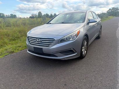 Used 2017 Hyundai Sonata SE w/ Cargo Package