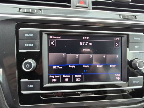 Used 2018 Volkswagen Tiguan S image 17