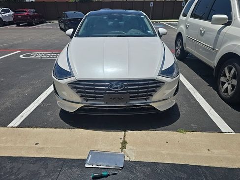 Certified 2021 Hyundai Sonata Limited w/ Cargo Package FWD image 2