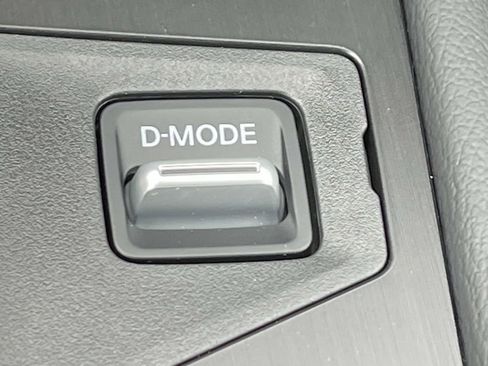 New 2025 Nissan Kicks SR image 28