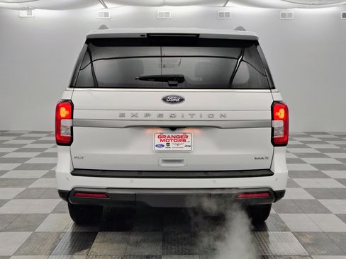 Used 2024 Ford Expedition Max XLT image 10