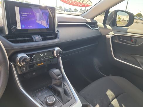 Certified 2025 Toyota RAV4 LE AWD/4WD image 19