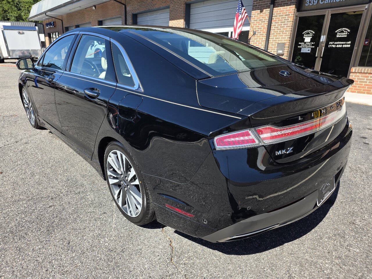 Used 2017 Lincoln MKZ Reserve w/ Technology Package AWD/4WD image 4