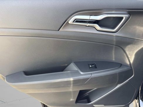 New 2026 Kia Sportage LX FWD image 18