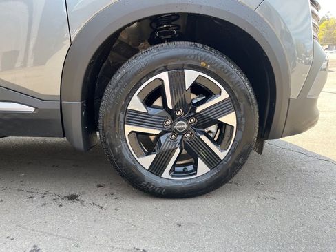 New 2026 Nissan Kicks SV AWD/4WD image 15