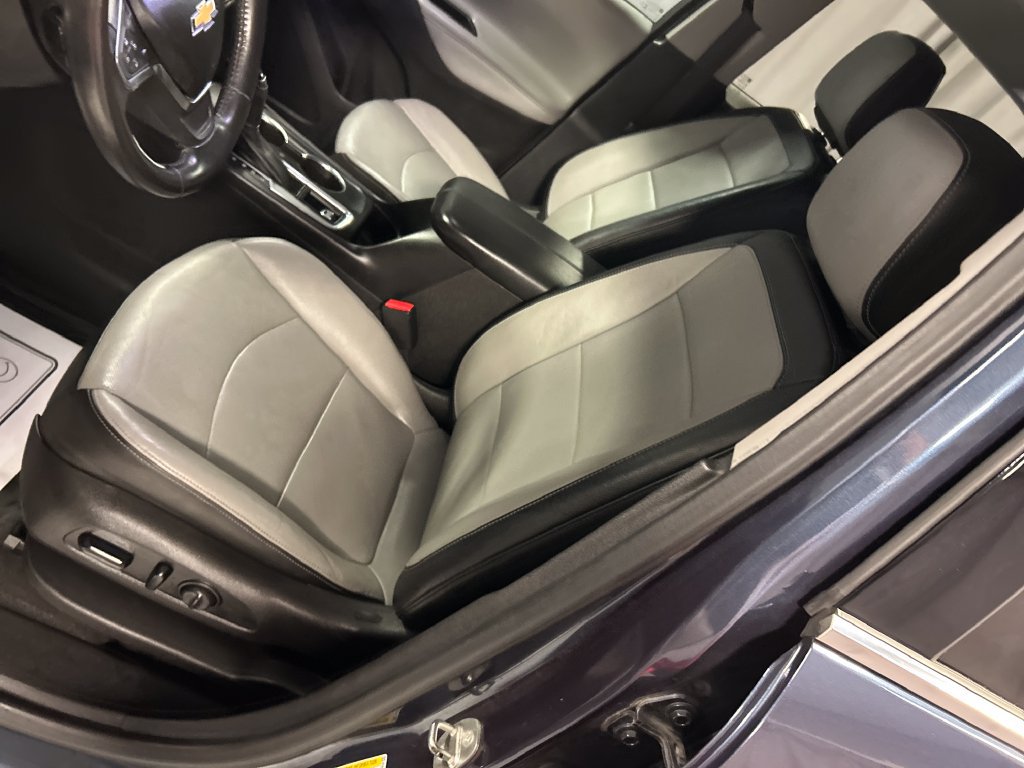 Used 2018 Chevrolet Equinox Premier FWD image 10