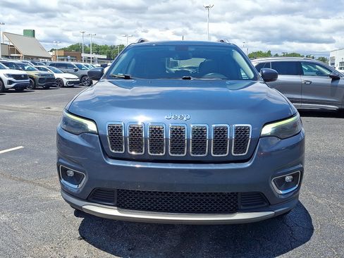 Used 2019 Jeep Cherokee Limited AWD/4WD image 2