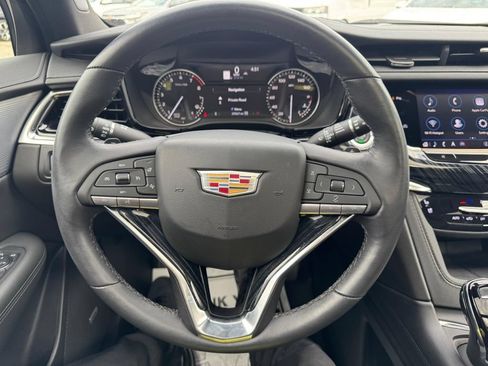 Used 2024 Cadillac XT6 Premium Luxury AWD/4WD image 24