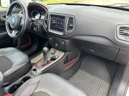 Used 2020 Jeep Compass Trailhawk w/ Cold Weather Group AWD/4WD image 9