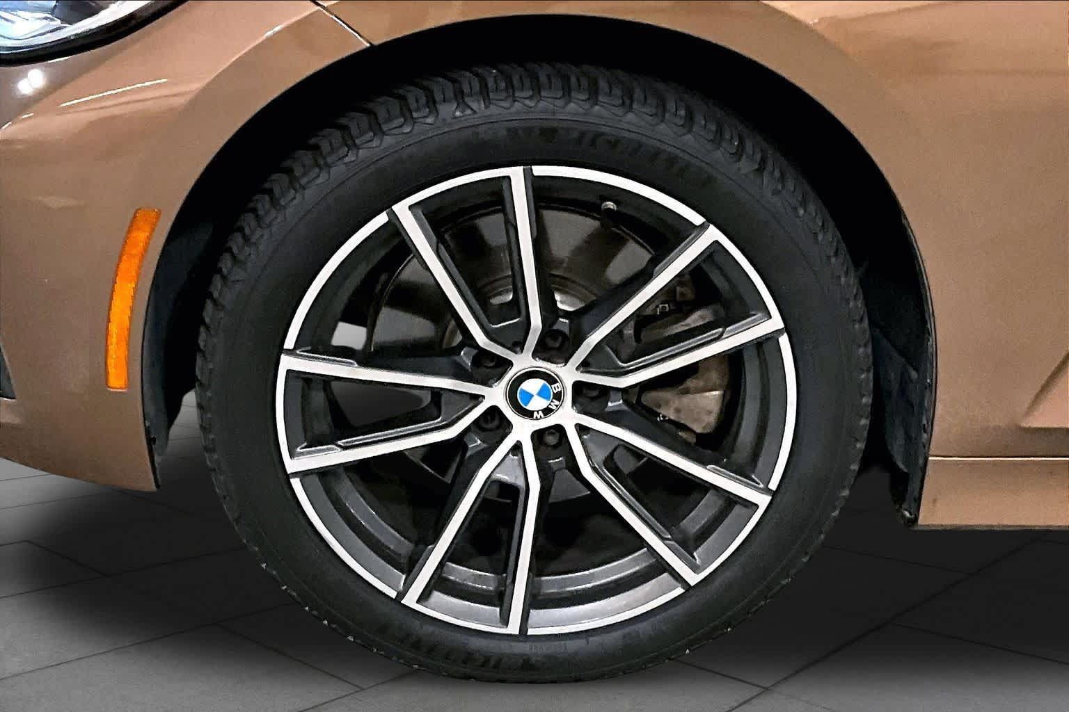 Used 2019 BMW 330i xDrive Sedan w/ Premium Package AWD/4WD image 11