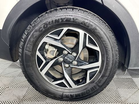 Used 2023 Kia Sportage LX image 31