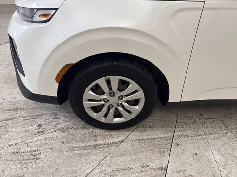 Used 2021 Kia Soul LX FWD image 14