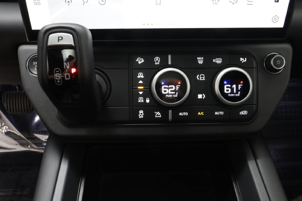 Certified 2026 Land Rover Defender 110 X-Dynamic SE AWD/4WD image 13