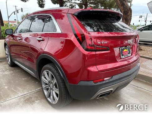 Used 2022 Cadillac XT4 Premium Luxury w/ Enhanced Visibility Package FWD image 3