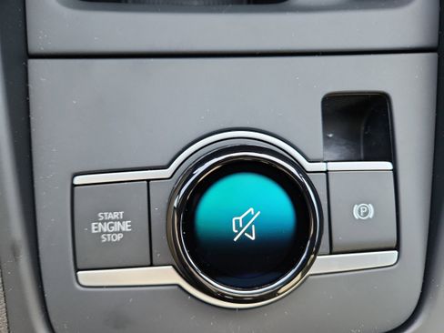 New 2026 Volkswagen Tiguan SE R-Line image 19