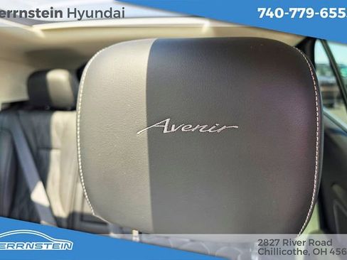 Used 2022 Buick Envision Avenir w/ Technology Package II AWD/4WD image 30