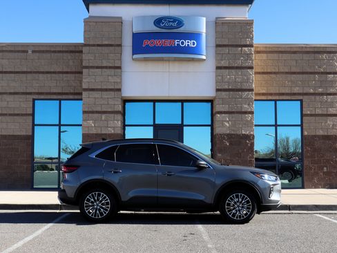 New 2026 Ford Escape SE image 5