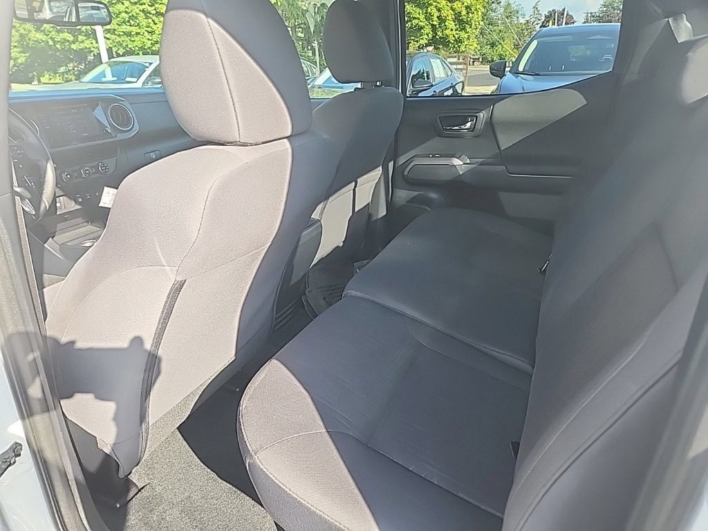 Used 2018 Toyota Tacoma TRD Off-Road AWD/4WD image 24