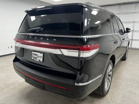 Used 2024 Lincoln Navigator Reserve image 9