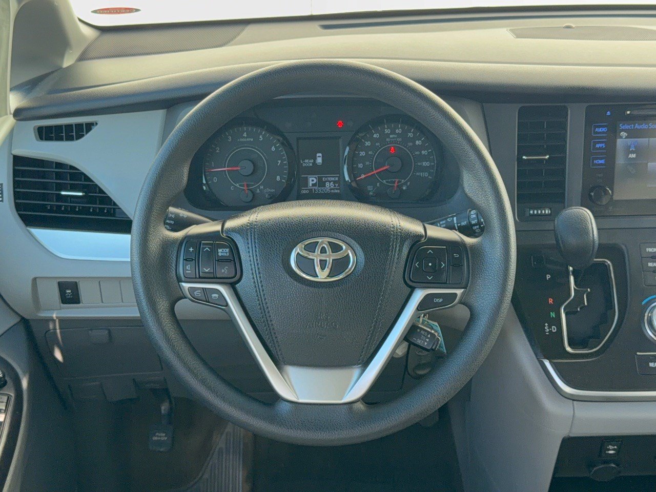 Used 2015 Toyota Sienna LE FWD image 10