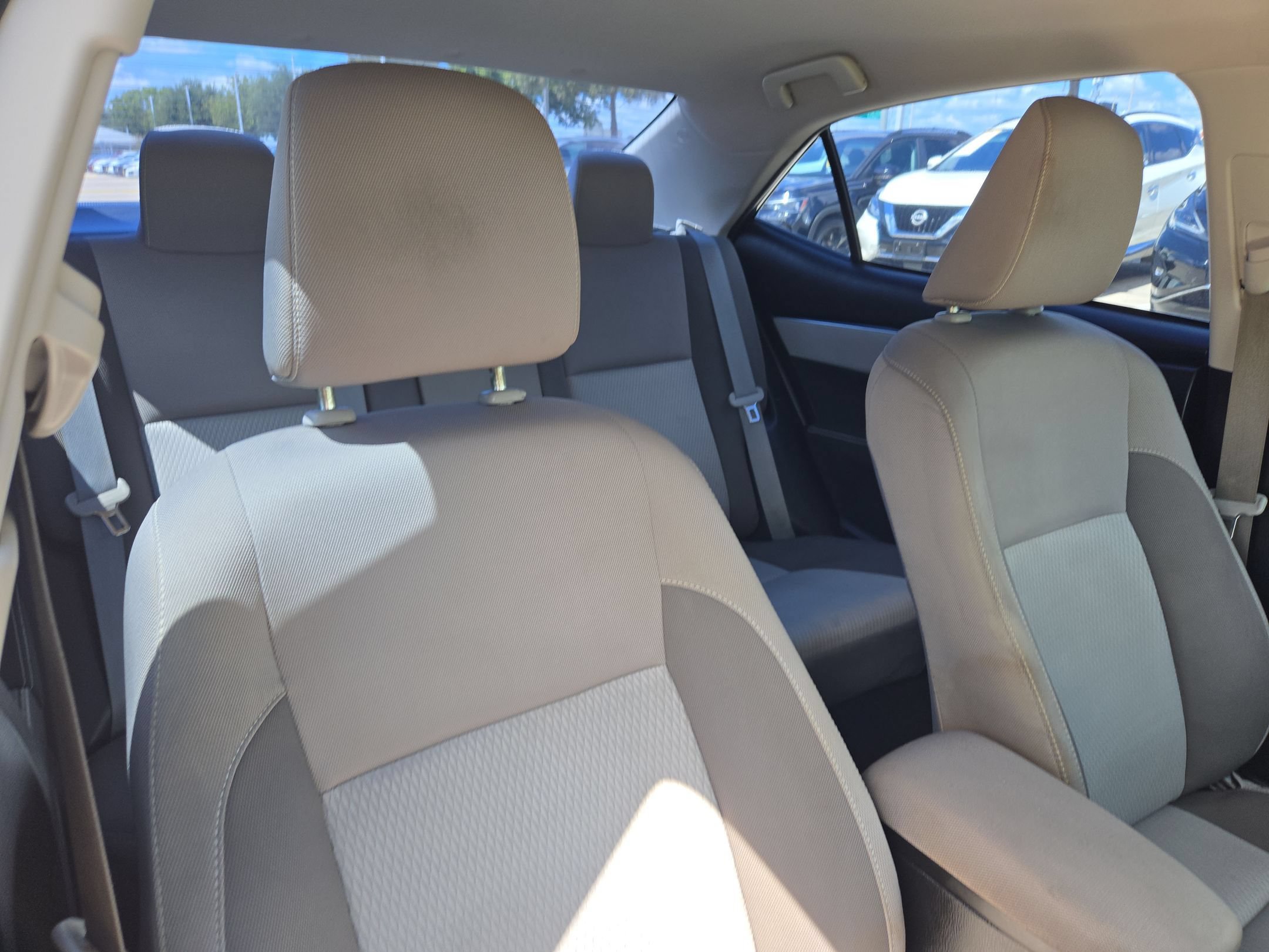 Used 2018 Toyota Corolla LE FWD image 30