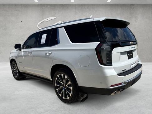 Used 2025 Chevrolet Tahoe High Country AWD/4WD image 14