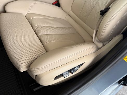 Used 2021 BMW 530i w/ M Sport Package RWD image 12
