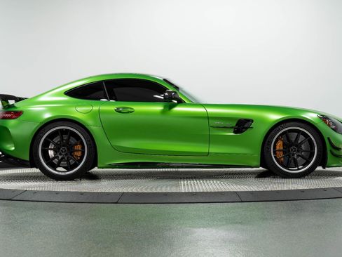 Used 2018 Mercedes-Benz AMG GT R image 21
