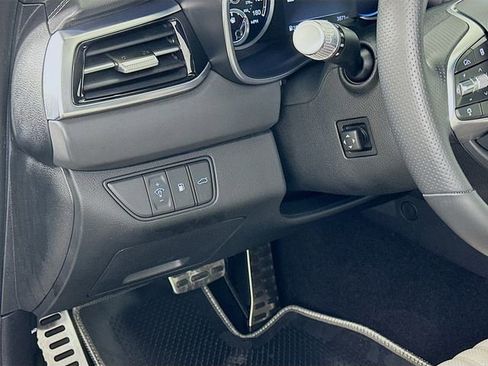 Certified 2025 Genesis G70 2.5T w/ Sport Prestige Package image 10