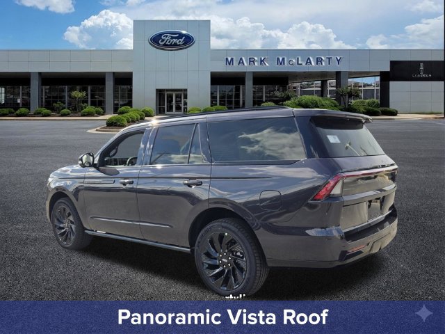 New 2027 Lincoln Navigator Reserve w/ Jet Appearance Package AWD/4WD image 3
