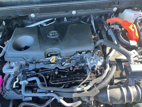 Used 2025 Toyota RAV4 LE image 32