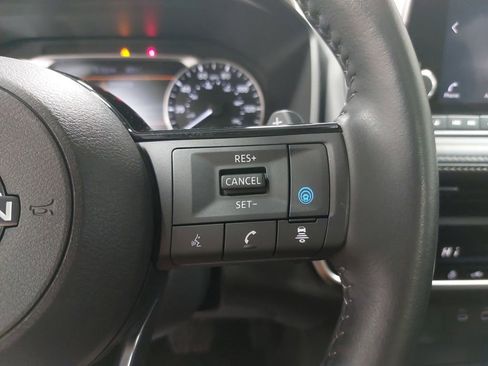 Used 2023 Nissan Rogue SV w/ SV Premium B Package image 18