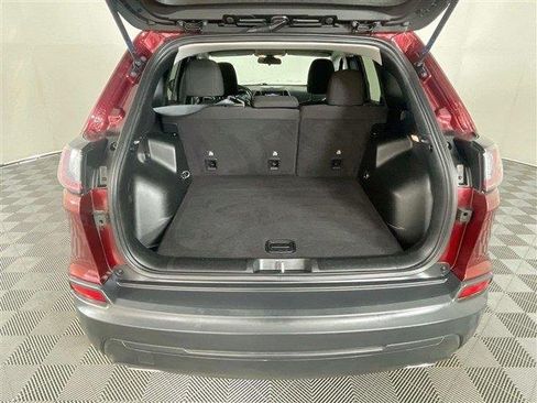 Used 2019 Jeep Cherokee Latitude w/ Cold Weather Group AWD/4WD image 26