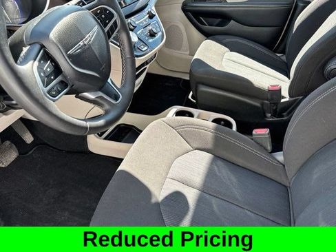 Used 2024 Chrysler Voyager LX FWD image 11