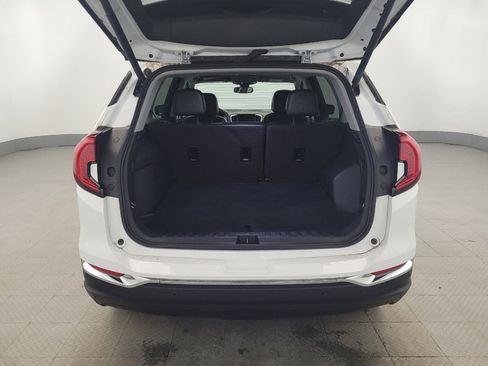 Used 2022 GMC Terrain SLT image 29