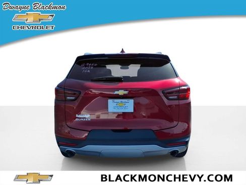 Used 2024 Chevrolet Blazer LT w/ Convenience Package FWD image 4