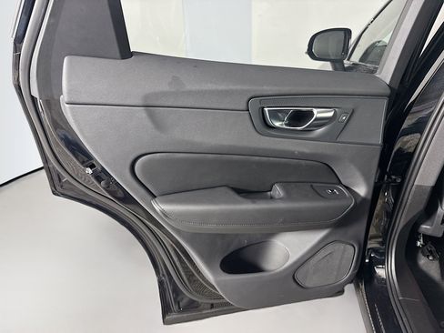 Used 2025 Volvo XC60 B5 Plus image 26