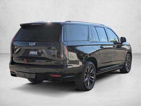 Used 2021 Cadillac Escalade ESV Sport Platinum image 5