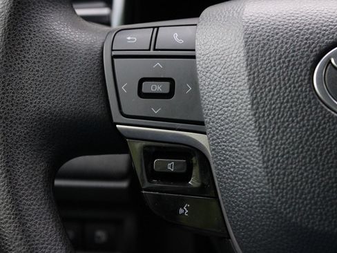 Used 2025 Toyota Camry LE FWD image 30