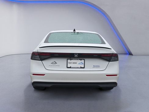 Used 2025 Honda Accord Sport image 3